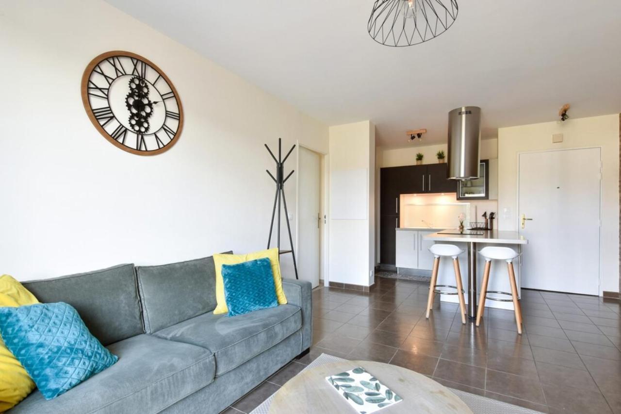 Appart Cosy Quartier Calme Hyper Centre Parking Apartment มานี-เลอ-องเกรอ ภายนอก รูปภาพ