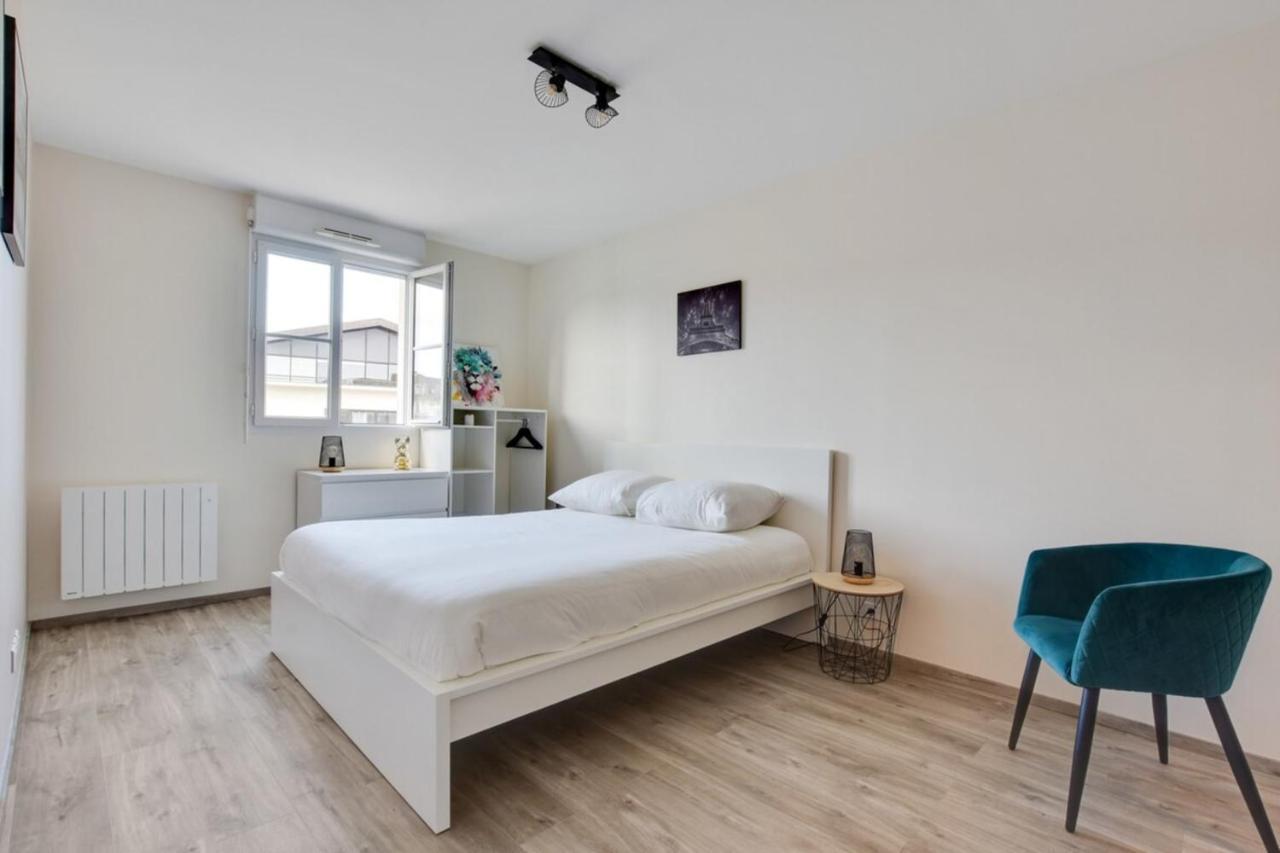 Appart Cosy Quartier Calme Hyper Centre Parking Apartment มานี-เลอ-องเกรอ ภายนอก รูปภาพ